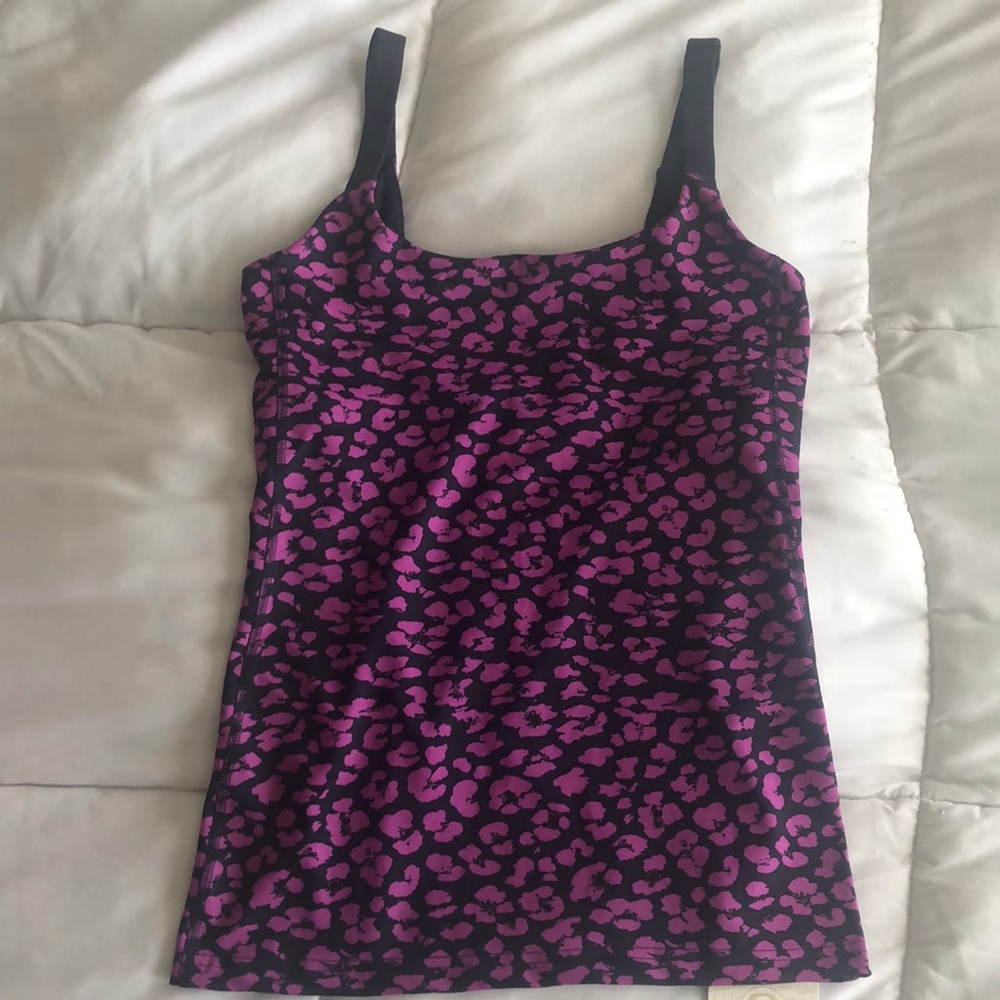 Lululemon NWT bra Top size 6 Navy and purple
